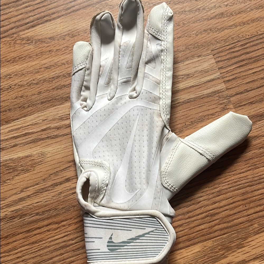Nike White Sports Glove